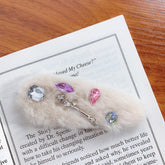 Bonita pinza para el pelo de peluche con diamantes de imitación